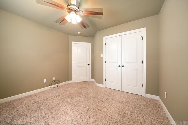 Building Photo - 19 Tradewinds Dr