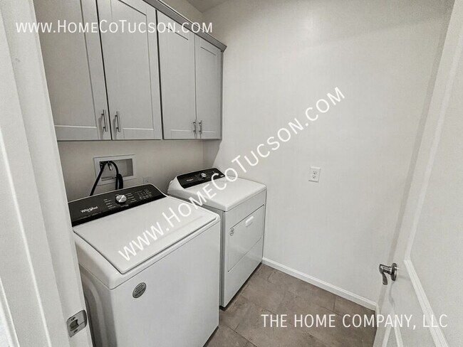 Building Photo - 10348 E Silver Slate Pl