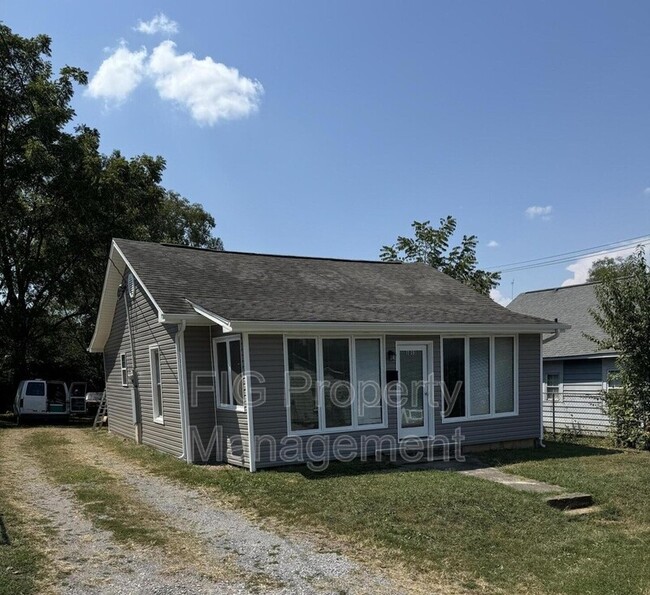 Primary Photo - 1013 Glider Ave