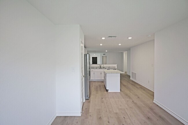 Building Photo - 951 Bluegrass Pt