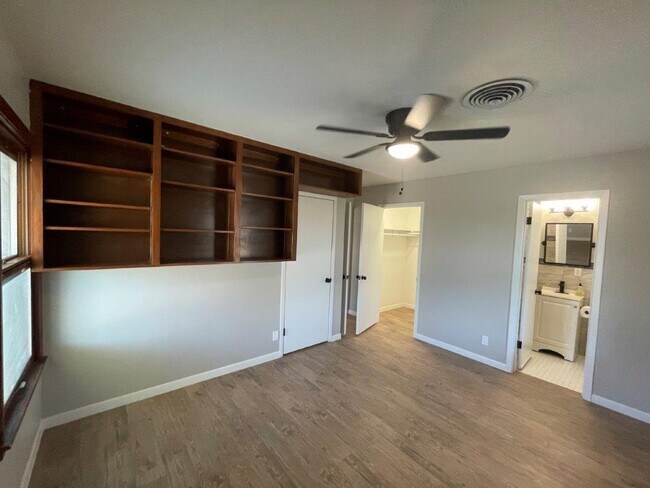 Building Photo - 605 Kentshire Cir