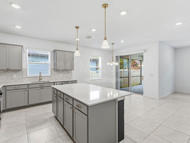 Building Photo - 2870 Dolores Home Ave