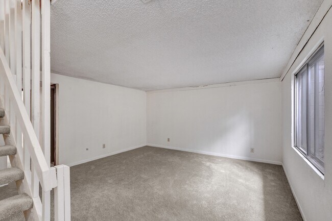 Building Photo - 266 W Rockrimmon Blvd