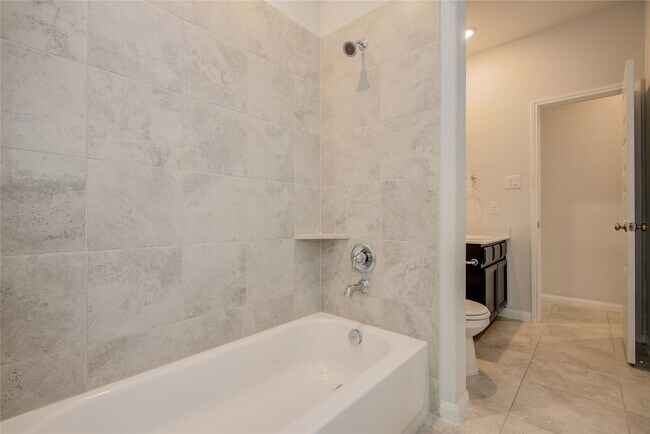 Building Photo - 2425 Temple Crag Dr