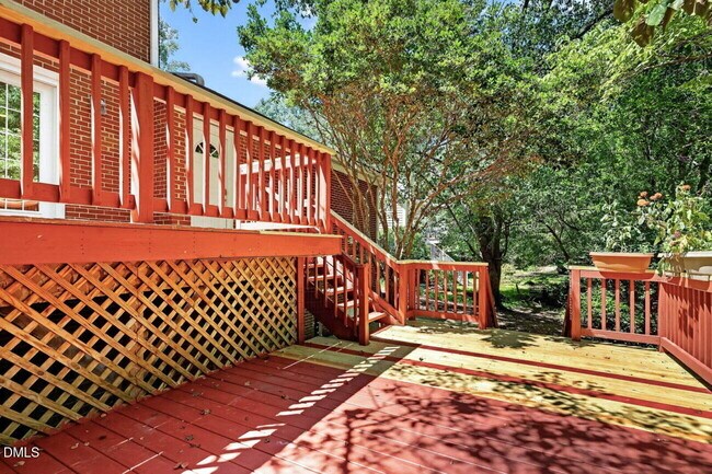 Building Photo - 324 Glendale Dr