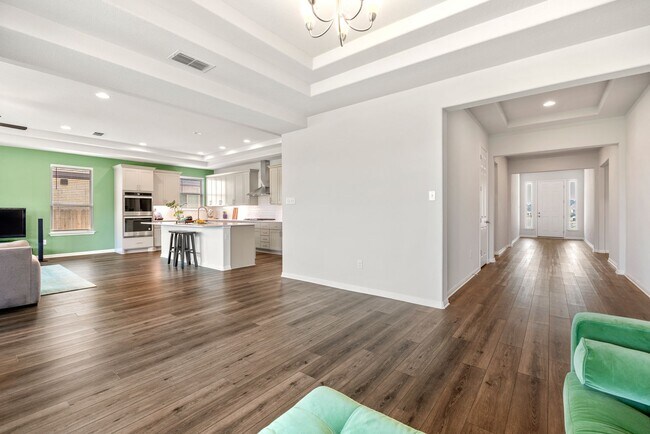 Building Photo - Like New in Texas Hill Country!!!!