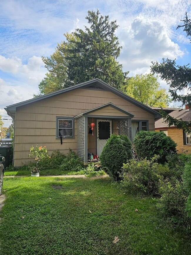 Primary Photo - Cozy, great location!