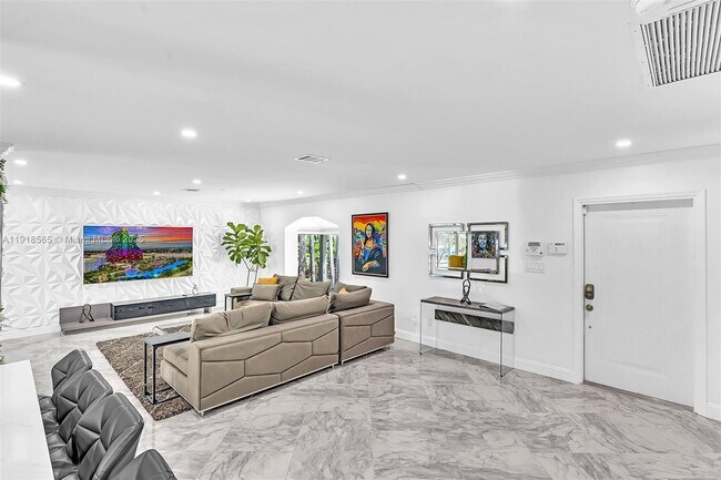 Building Photo - 2191 SW 27th Ln