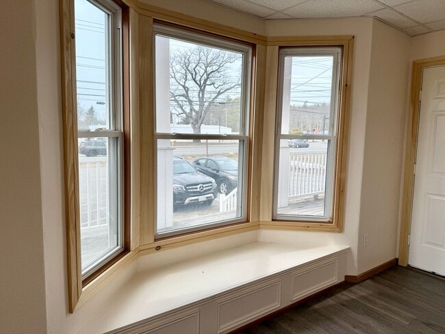 Building Photo - Well maintained inside and out