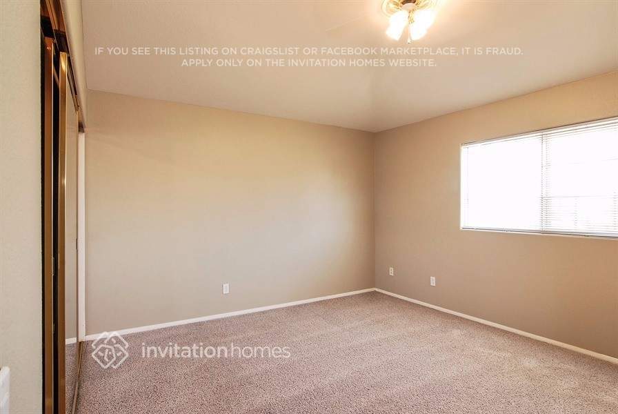 Building Photo - 27025 Hemingway Ct