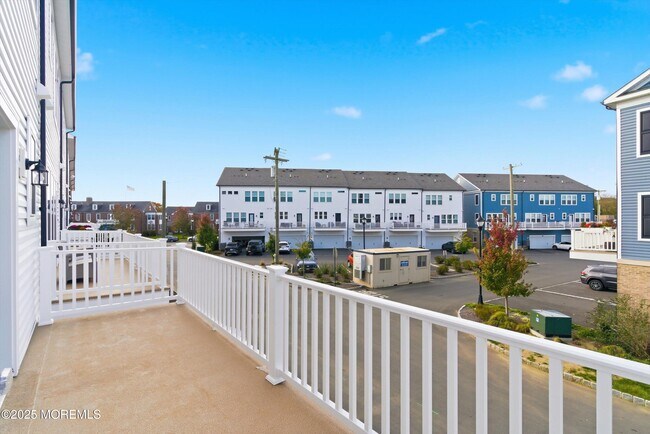 Building Photo - 4 Barton Ave