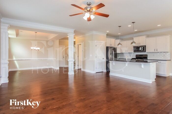 Building Photo - 97 Roterham Dr