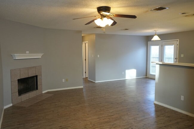 Building Photo - 412 Kline Ave