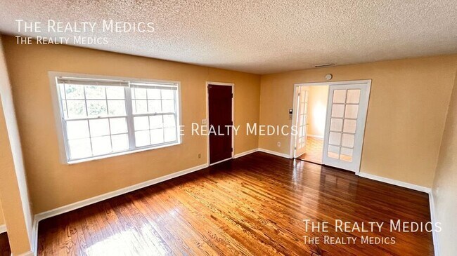 Building Photo - 1807 N Park Ave