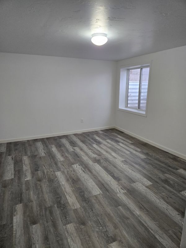 Building Photo - 110 5th Ave E
