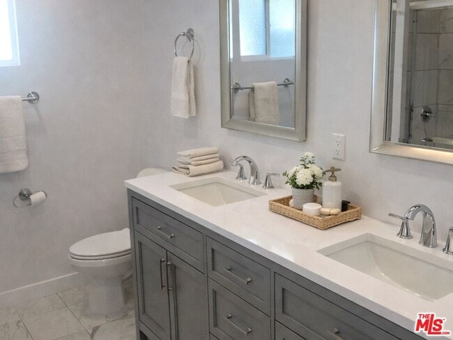 Building Photo - 4522 Mammoth Ave