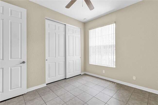 Building Photo - 9943 E Villa Cir