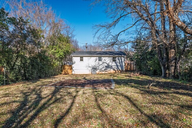 Building Photo - 2625 Booker Ave