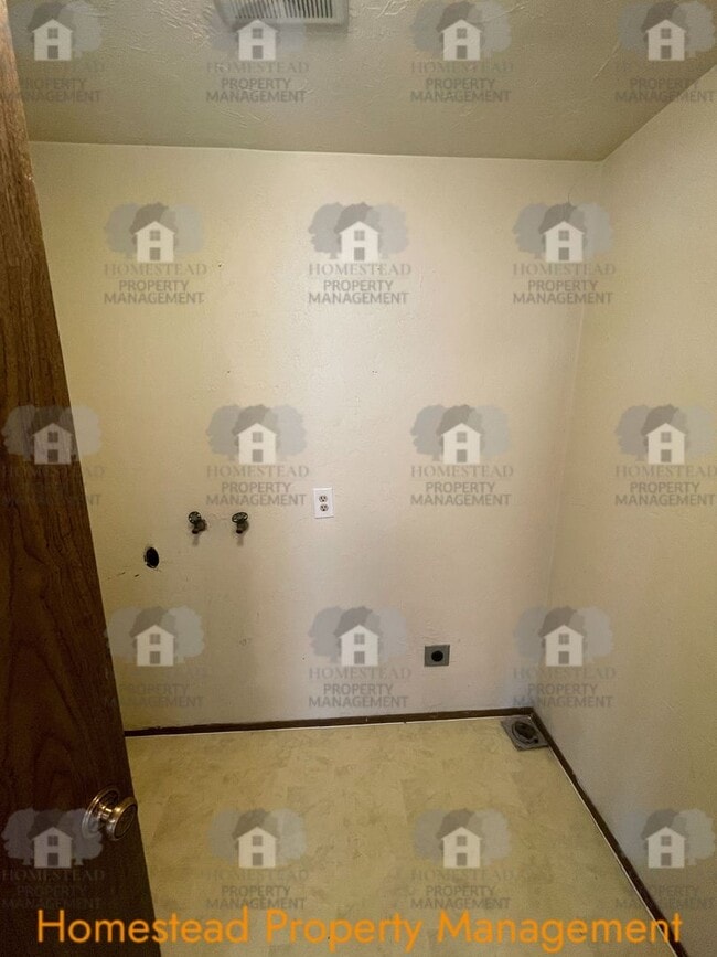 Building Photo - 2691-2693 18th Ave SE