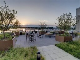 Building Photo - 10 Shipyard Dr