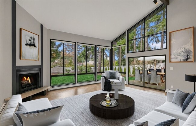 Building Photo - Stunning Remodeled Hunts Point Home for Rent
