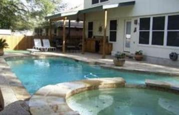 Building Photo - 2105 Lobelia Dr