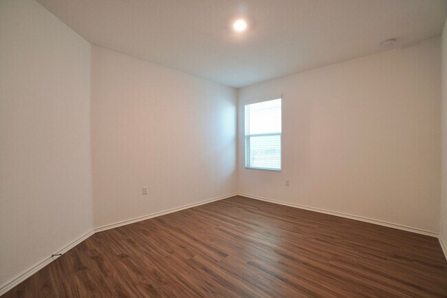 Building Photo - 10709 Steinbeck Dr