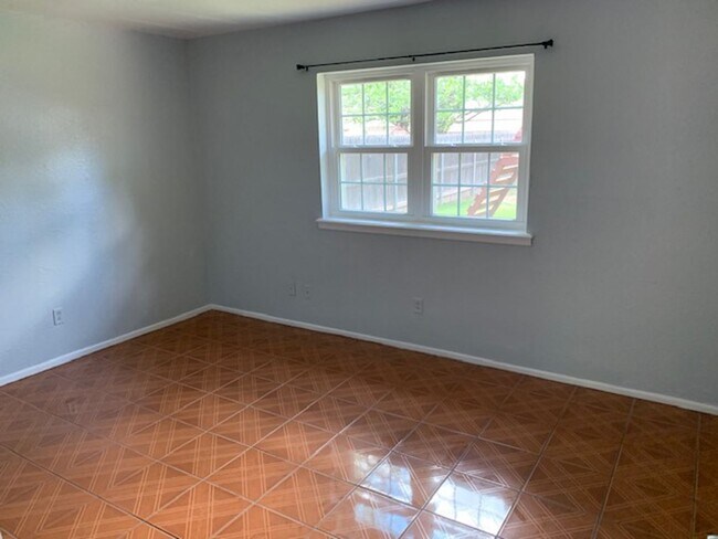 Building Photo - Southwest Lubbock Clean 3/2/2 with nice yard!