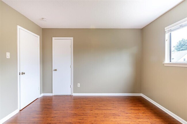 Building Photo - 2414 Cypress Hill