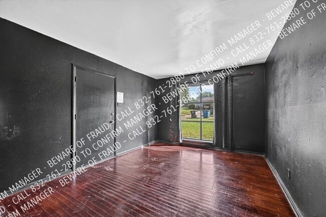 Building Photo - 1214 Adelaide Dr