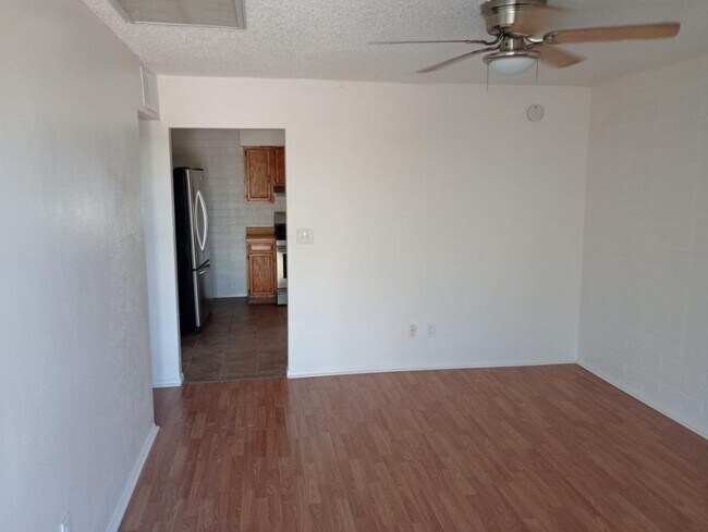 Building Photo - 3 bedroom in Eloy AZ 85131