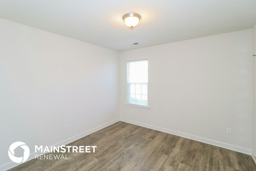 Building Photo - 8106 Aiden Rd