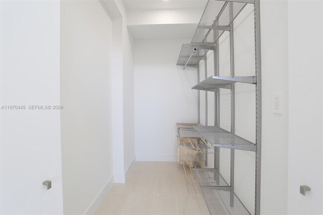 Building Photo - 11 Island Ave