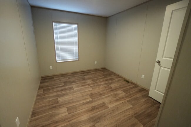 Building Photo - 1812 S Odell Rd