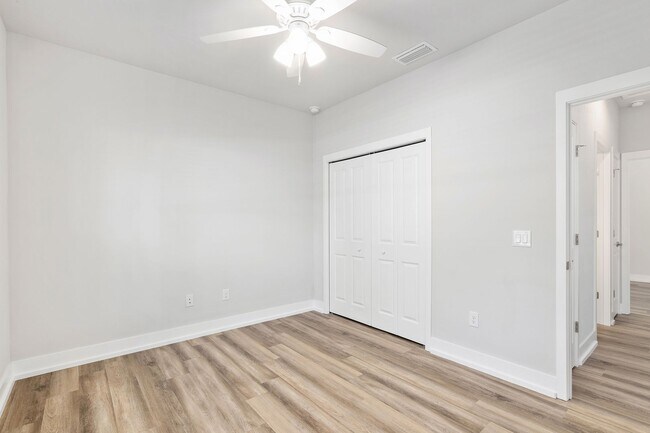 Building Photo - Historic Downtown Living – 3 Bed / 2 Bath Home