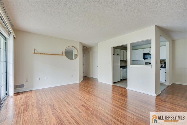 Building Photo - 69 Amberly Ct