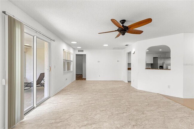 Building Photo - 9662 SW 95th Ct