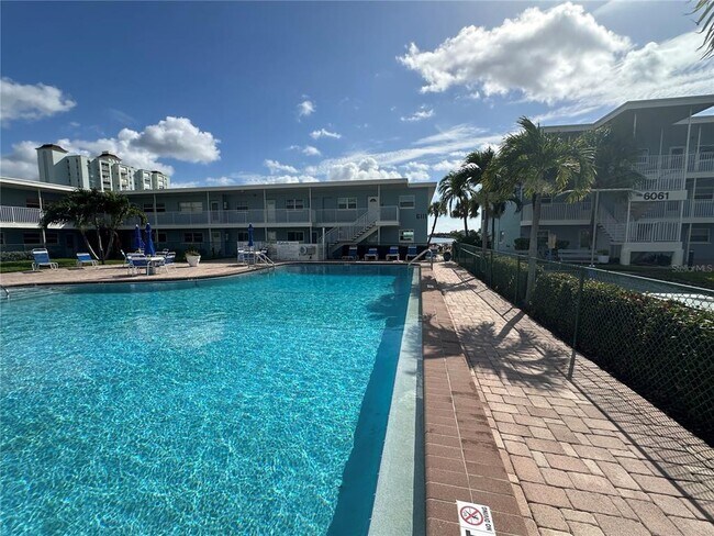 Building Photo - 6161 Gulf Winds Dr