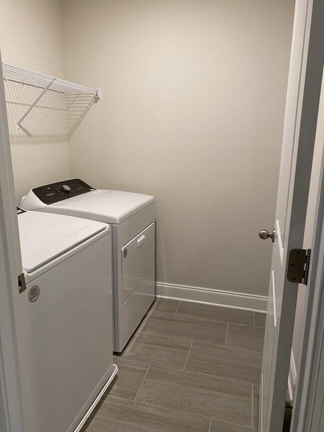 Building Photo - 365 Coleman Ct