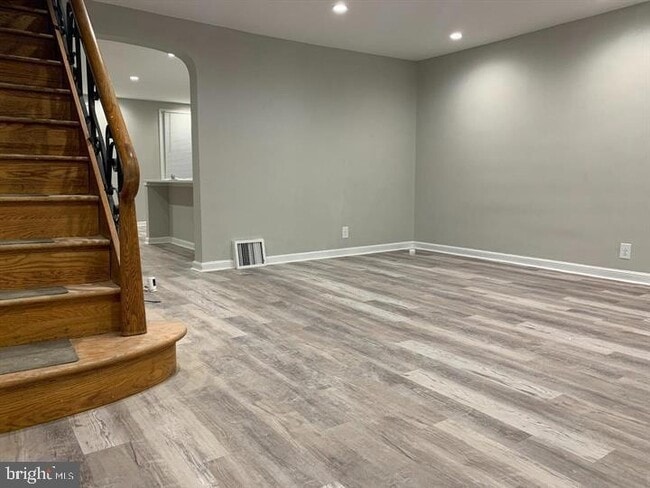 Building Photo - 206 E Walnut Park Dr