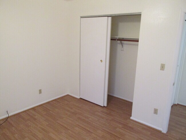 Back BR - 631 N Sartillion Ave