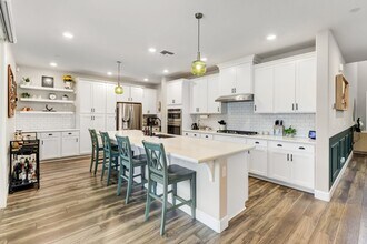 Building Photo - Beautiful 4-Bedroom, 3-Bath Home on a Quiet Cul-de-Sac in Woodland