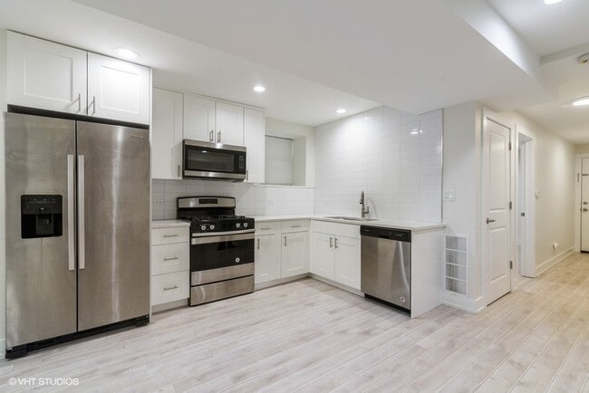 Building Photo - 1914 W Crystal St