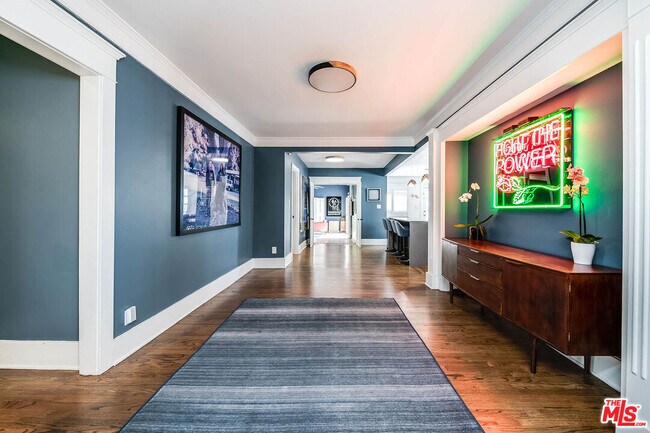 Building Photo - 1308 N Ogden Dr