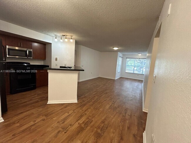 Building Photo - 12980 Vista Isles Dr