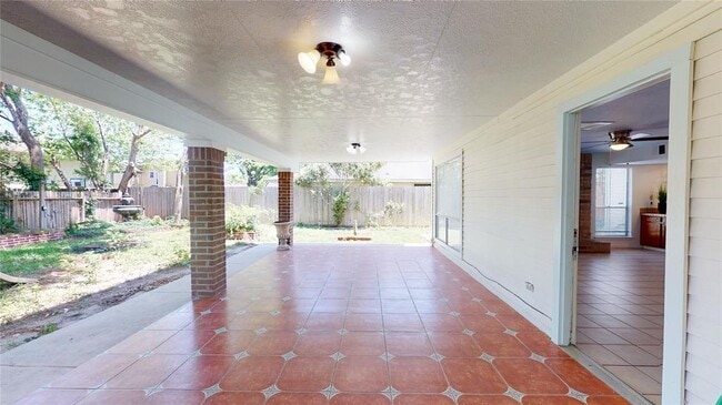 Building Photo - 15614 Barbarossa Dr