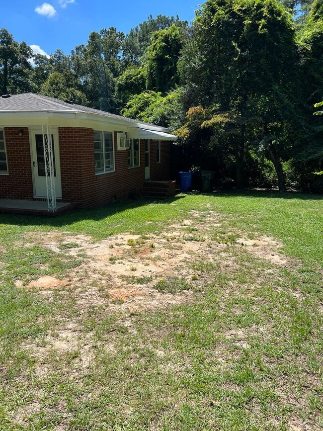 Building Photo - 116 Oates Dr