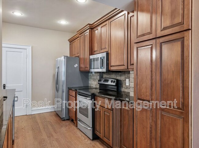 Building Photo - 3307 Grove Ave