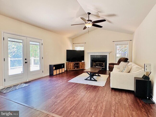 Building Photo - 5 Averil Ct
