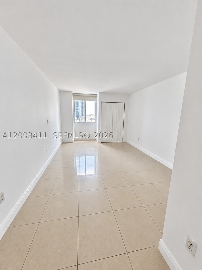 Building Photo - 850 N Miami Ave